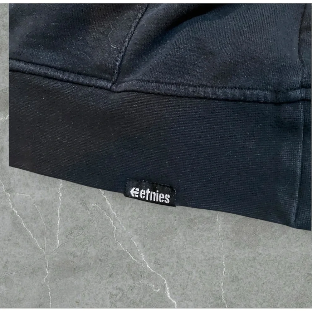 Y2K large Etnies zip up - Picture 3 of 8